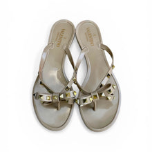 Valentino Garavani Rockstud Flip Flops